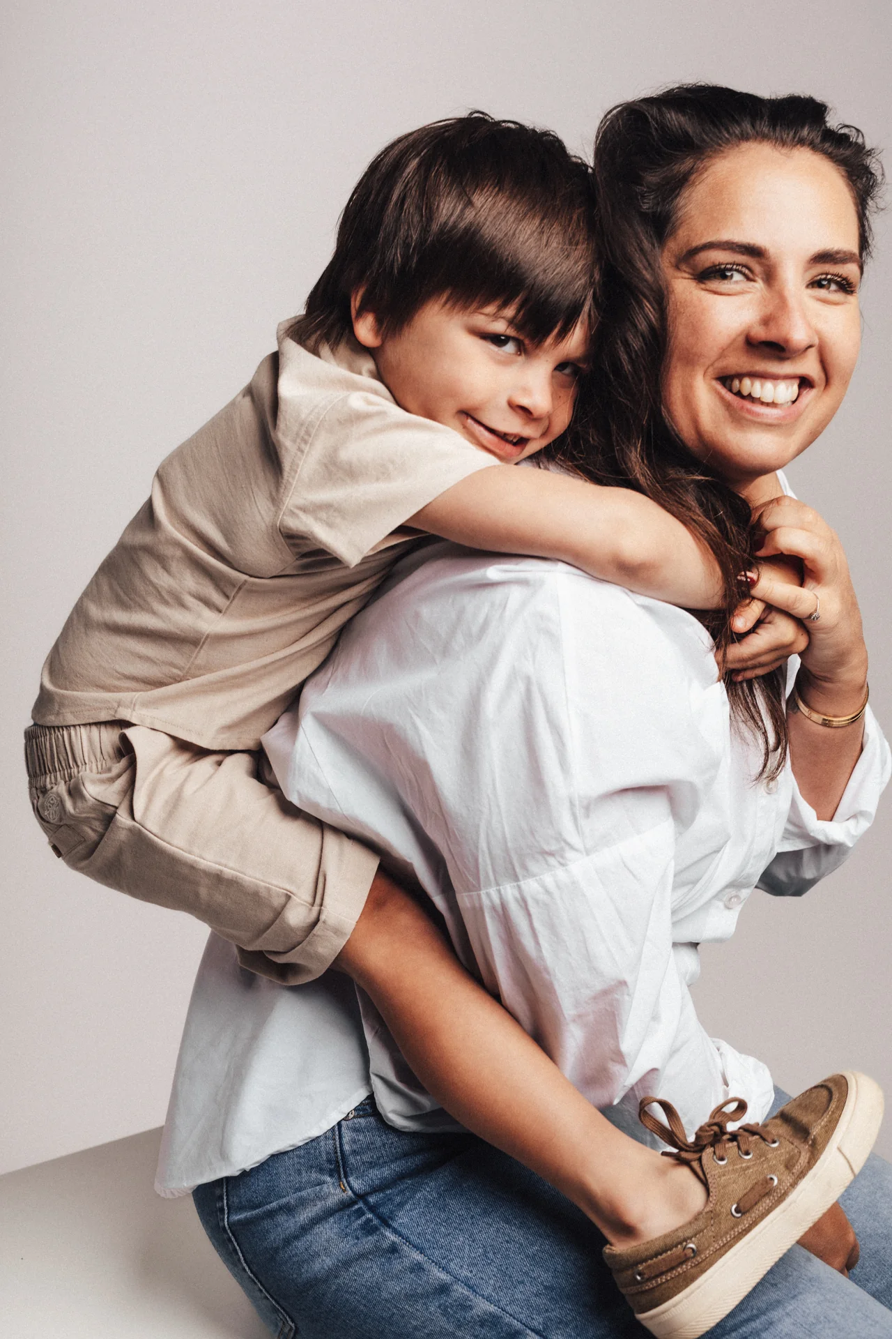 Moises | Beige - Image 2